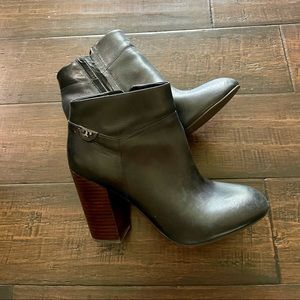 Tory Burch Black Booties Size 9